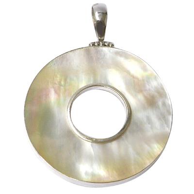 kreisrunder Perlmutt-Anhänger,Damenanhänger mit 925er Sterlingsilber mit silbern eingefasstem Loch in der Mitte
