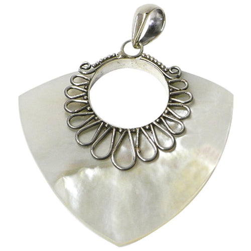 Perlmutt-Anhänger, pfeilförmiger Damenanhänger aus 925er Sterlingsilber mit Perlmutt und Silberverzierung, ca. 35 x 40mm