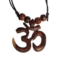 Load image into Gallery viewer, Eine handgemachte verstellbare Baumwollkette: Die Unisex Halskette mit Holzperlen und Om-Anhänger überzeugt durch poliertes Holz in warmen Brauntönen. Perfekt als Schmuck mit Blatt, Schildkröte oder Spirale erhältlich.
