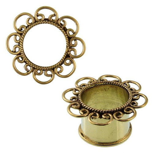 A Brass Tunnel antik golden Spiralbögen Seil nickelfrei Plug made from organic Messing features a decorative, flower-like spiral design with loops and scrolls. Shown from above and the side.