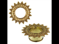 Cargar imagen en el visor de la galería, Two antik gold, nickelfree Brass Tunnel Stern Kreise Plugs made from organic Messing: one shown from above with a central hole and star-shaped rim, the other viewed from the side to reveal its hollow, cylindrical form.
