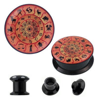 Load image into Gallery viewer, Zwei runde Schraub Plug Acryl Sternzeichen Kreise Symbole Tunnel Expander in Rot-Orange zeigen alle zwölf Sternzeichen. Darunter sind drei Ansichten des schwarzen Ohrschmucks: vorne, seitlich und auseinandergeschraubt.
