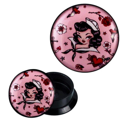 The Schraub Plug Acryl Pin Up Frau Sailor in pink features a vintage sailor pin-up design with hearts, flowers, anchors, and birds—perfect as unique rosa Expander Piercing Ohrschmuck.