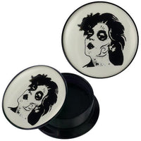 Load image into Gallery viewer, Schraub Plug Acryl schwarz weiß Frau 80er Make Up Piercing Ohrschmuck
