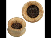 Load image into Gallery viewer, Holz Plug hell gemasert dunkles Inlay Waben Muster Streifen Tribal Piercing
