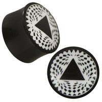 Load image into Gallery viewer, Plug Horn weiße Gravur schwarz Dreieck Dreiecke überlappend Piercing Tribal
