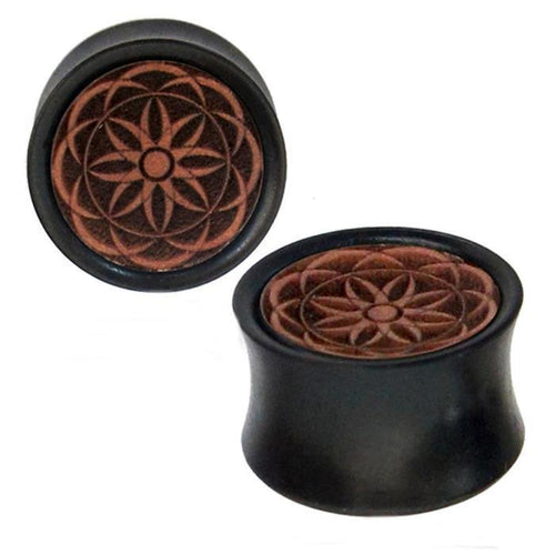 Plug Holz schwarz Ebenholz Maserung Gravur hellbraun Blume plastisch Piercing