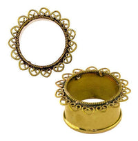 Load image into Gallery viewer, Antik gold, round Brass Tunnel "Blüte Seil Spiralbögen" Plug made from nickelfrei Messing, features a scalloped edge with heart loops and a smooth base. Shown from top and angled side. Suitable as Expander Ohrschmuck.
