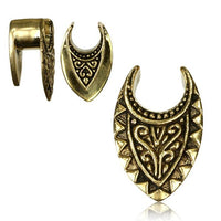 Load image into Gallery viewer, Saddle Plug antik gold Messing Spalt Muster Tribal
