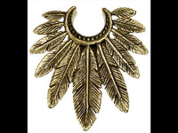 Load image into Gallery viewer, Flesh Tunnel antik gold Messing Plug zum Einhängen Spalt Federschmuck Indianer
