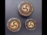 Load image into Gallery viewer, Flesh Plug Tomoe Symbol Blütenrand Holz Sonoholz Jackfrucht Inlay double flared
