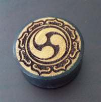 Load image into Gallery viewer, Flesh Plug Tomoe Symbol Blütenrand Holz Sonoholz Jackfrucht Inlay double flared
