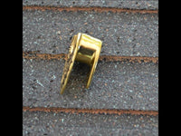 Load image into Gallery viewer, Saddle Plug antik gold Messing Spalt Muster Tribal

