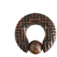 Load image into Gallery viewer, Klemmkugel Ring Narraholz Piercing Labyrinth Gravur
