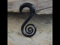 Cargar imagen en el visor de la galería, Piercing Pyrexglas Dehnschnecke schwarz handmade
