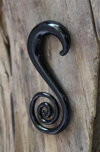 Cargar imagen en el visor de la galería, Piercing Pyrexglas Dehnschnecke schwarz handmade
