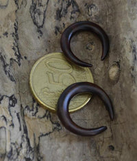 Cargar imagen en el visor de la galería, Holz Septum Lobe Ohr Piercing Sichel 3mm 4mm 6mm
