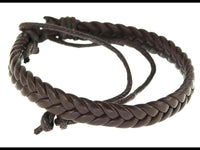 Load image into Gallery viewer, Leder Armband Fischgrätenzopf geflochten verstellbar
