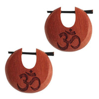 Load image into Gallery viewer, Holz Pin Creolen Sawoholz Horn-Pin 23 mm rund dunkle Gravur Motiv unisex
