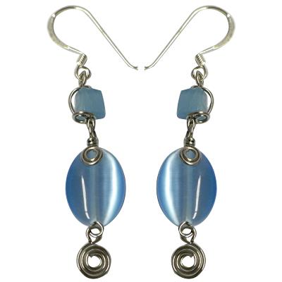 Katzenaugen-Ohrringe, Ohrhänger mit ovalförmigem blau-gefärbtem Katzenauge und Bügel aus Sterling Silber 925