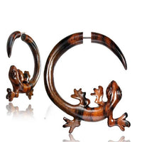 Load image into Gallery viewer, Fake Piercing Narraholz Edelstahl handgeschnitzt Gekko oder Ornament
