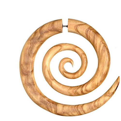 The Fake Piercing Edelstahl Holz XL Spiralen hell dunkel features a smooth wooden spiral with natural grain and metal clasp—an ideal Dehnspiralen Ohrring for anyone wanting striking, unique style.