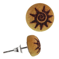 Cargar imagen en el visor de la galería, Holz Ohrstecker Sonnenspirale Sterlingsilber 925er rund 8 mm Lasergravur golden
