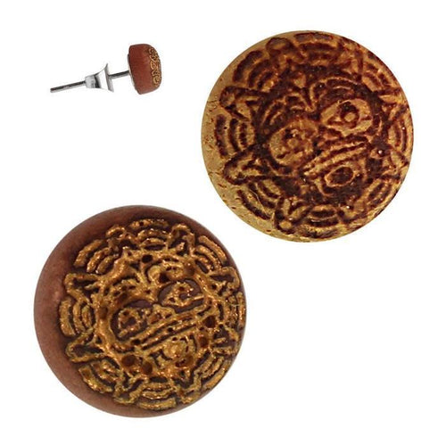 Round Holz Ohrstecker Krieger Maske, 8 mm, with intricate golden laser engraving on natural wood and sterling silver 925 posts. Shown from multiple angles, including the metal post and backing.