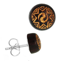 Load image into Gallery viewer, A pair of round Holzohrstecker Edelstahl Sonoholz 8mm earrings featuring gold geometric motifs on dark wood, with silver posts and butterfly backings.
