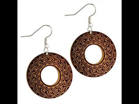 Load image into Gallery viewer, The Ohrringe Jackfrucht Holz rund Edelstahl Silber Gravur are round earrings made from jackfruit wood with a cut-out center, intricate swirl engraving, and elegant silver stainless steel hooks for easy wear.

