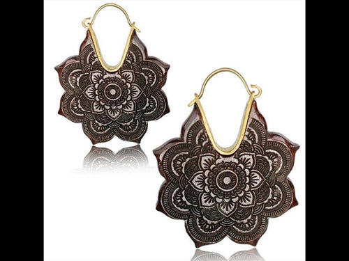 Ohrringe Mandala Blume Holz Brass Bügel golden Gravur braun dunkelbraun Schmuck