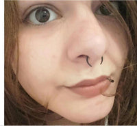 Load image into Gallery viewer, Piercing Edelstahl Horseshoe Gummiringe schwarz Nase Ohr
