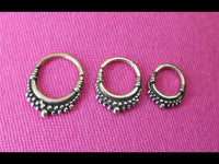 Cargar imagen en el visor de la galería, Septum Piercing Messing 1.2mm Kreise Seil
