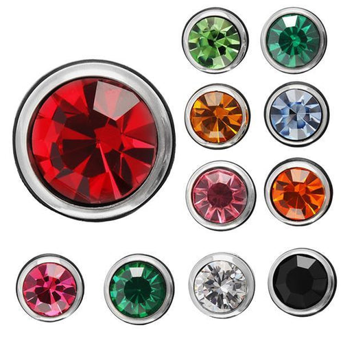 The CHICNET Brass Ohrstecker silber features 10mm round, faceted Glaskristall gemstones in vibrant colors, each set in a nickel-free silver frame with classic brass stud settings and rubber backs.