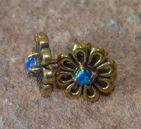 Load image into Gallery viewer, Messing Stein Kristall Ohrstecker gold Blume Zinnie 11mm
