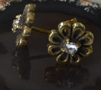 Load image into Gallery viewer, Messing Stein Kristall Ohrstecker gold Blume Zinnie 11mm
