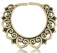 Load image into Gallery viewer, Charm Piercing Anhänger Ohrringe für Flesh Tunnels gold antik Messing Ohrhänger
