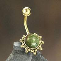 Cargar imagen en el visor de la galería, Bauchnabel Piercing Edelstah mit Steinen in Gold - oder Silber - chic - net.de
