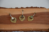 Cargar imagen en el visor de la galería, Bauchnabelpiercing Edelstahl Brass Ornament Träne Inlay - chic - net.de
