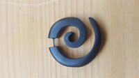 Load image into Gallery viewer, Fake Spirale Lobe Piercing Edelstahl Ohrstecker Dehnschnecke Holz Ohrring Dehner
