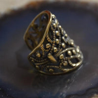 Cargar imagen en el visor de la galería, Ear cuffs verschnörkeltes Muster Blumen Messing gold - chic - net.de
