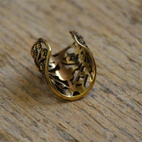 Cargar imagen en el visor de la galería, Ear cuffs verschnörkeltes Muster Blumen Messing gold - chic - net.de
