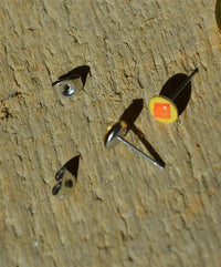 Load image into Gallery viewer, Edelstahl Ohrstecker 3 - Ton Poker Karte Karo 7mm - chic - net.de
