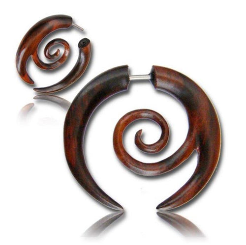 Fake Holz Piercing Tribal Kralle Spirale Narra Wood nickelfrei Edelstahl Ohrstecker Organic - chic - net.de