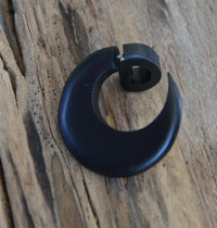 Load image into Gallery viewer, Fake Piercing Ohrring Narra Holz Spirale breiter werdend - chic - net.de
