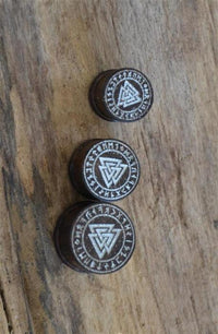 Load image into Gallery viewer, Flesh Plug Sonoholz Valknut Wotansknoten silber Gravur - chic - net.de
