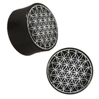 Load image into Gallery viewer, Plug Horn weiße Gravur schwarz Tribal Blume des Lebens Piercing
