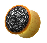 Load image into Gallery viewer, Holz Plug hell schwarz weiße Mandala Blume Resin Inlay Tribal Piercing
