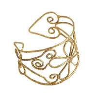 Cargar imagen en el visor de la galería, Messing Armreif antik golden filigran gehämmert Herz Blume groß 50mm breit - chic - net.de
