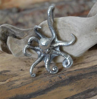 Load image into Gallery viewer, Ohrgewicht 4mm Hook White Brass Oktopus 70mm silbern - chic - net.de
